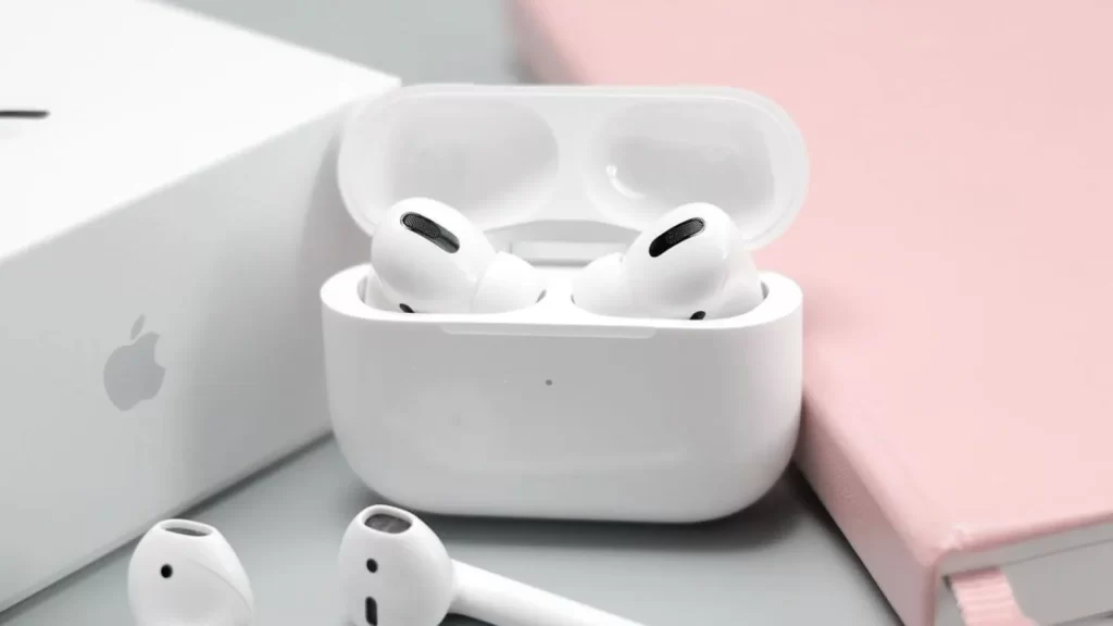 AirPods-4-Todo-lo-que-Necesitas-Saber-sobre-los-Proximos-Auriculares-1024x576 La transición de Apple: del cable a la libertad inalámbrica