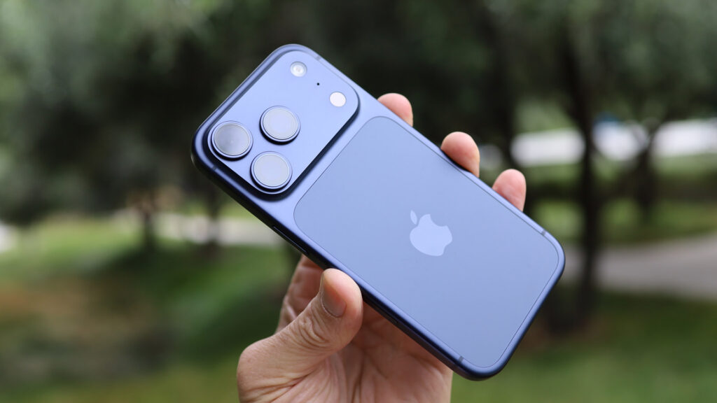 Apple-podria-recortar-prestaciones-en-el-iPhone-18-que-significa-realmente-para-los-usuarios-1024x576 Apple prepara una solución para el molesto bug del iPhone 18 Pro que provoca reinicios