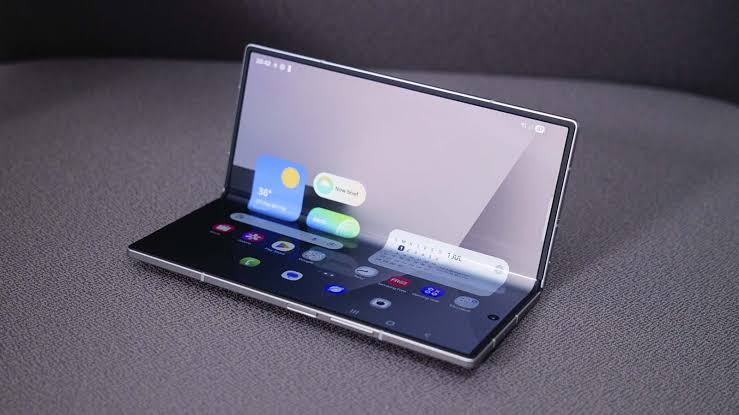 Xiaomi-Mix-Fold-5-el-nuevo-rival-del-Galaxy-Z-Fold-8-se-deja-ver-y-apunta-a-revolucionar-los-moviles-plegables Xiaomi Mix Fold 5: el nuevo rival del Galaxy Z Fold 8 se deja ver y apunta a revolucionar los móviles plegables