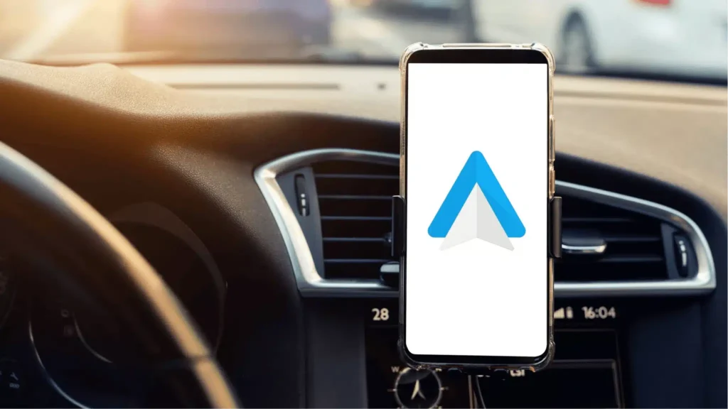 Pesimas-noticias-para-Android-Auto-los-moviles-antiguos-podrian-quedarse-sin-soporte-1024x576 Android Auto se actualiza con Gemini: así funciona la Inteligencia Personalizada de Google