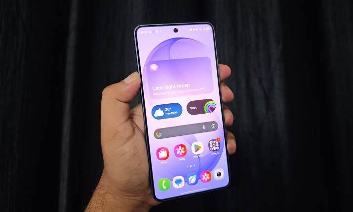 Samsung-Galaxy-S27-recortaria-la-RAM-en-sus-versiones-basicas-un-tope-de-gama-con-solo-8-GB Samsung Galaxy S27: recortaría la RAM en sus versiones básicas, ¿un tope de gama con solo 8 GB?